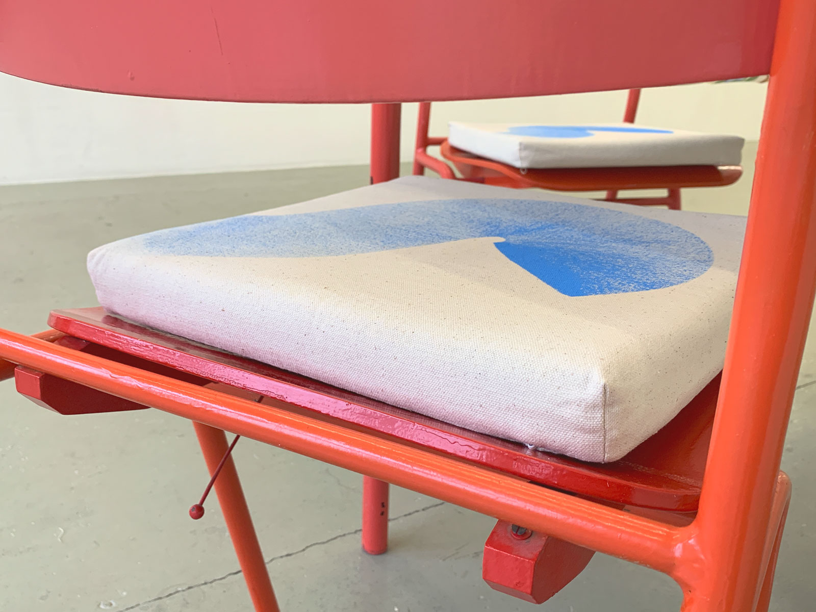 HUIS AUTO HOND TULP cushion1